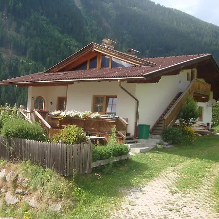 Alpenhaus Christian Apartament Neustift im Stubaital